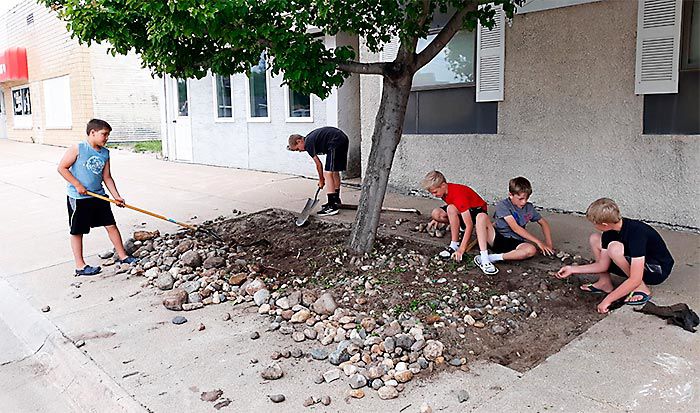Stuart boys helping out